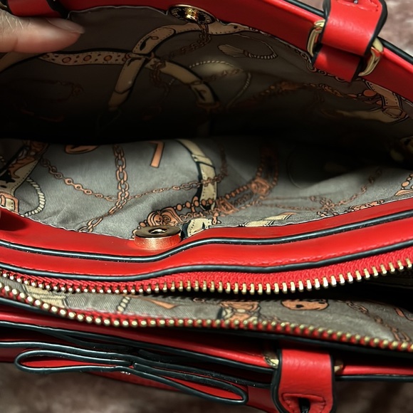 Red Handbag - Picture 4 of 5